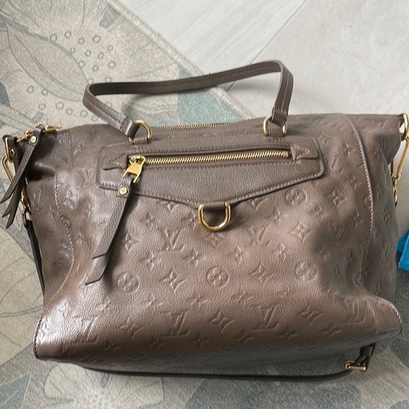 Louis Vuitton Lumineuse Empreinte HandBag. - Picture 2 of 12